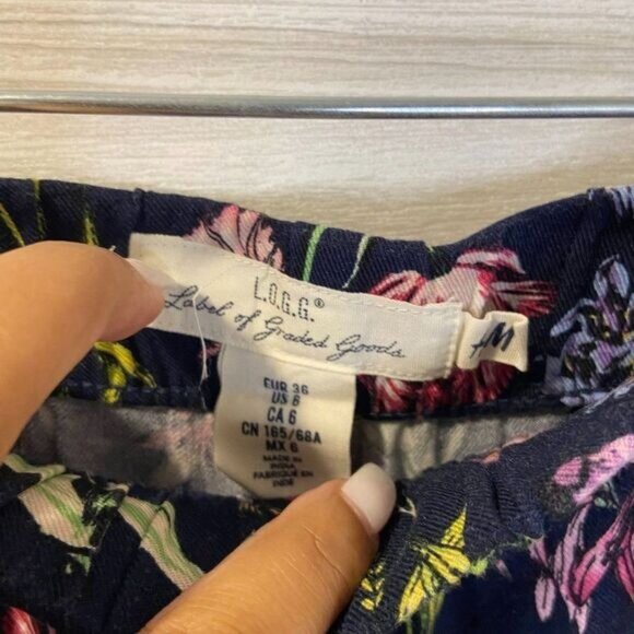 H&M L.O.G.G Women's Pull-on Floral Trousers Loose Fit Pants - Picture 6 of 6